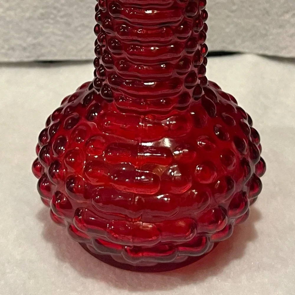 Vintage E. O. Brody Red Hobnail Bud Vase - Picture 9 of 12